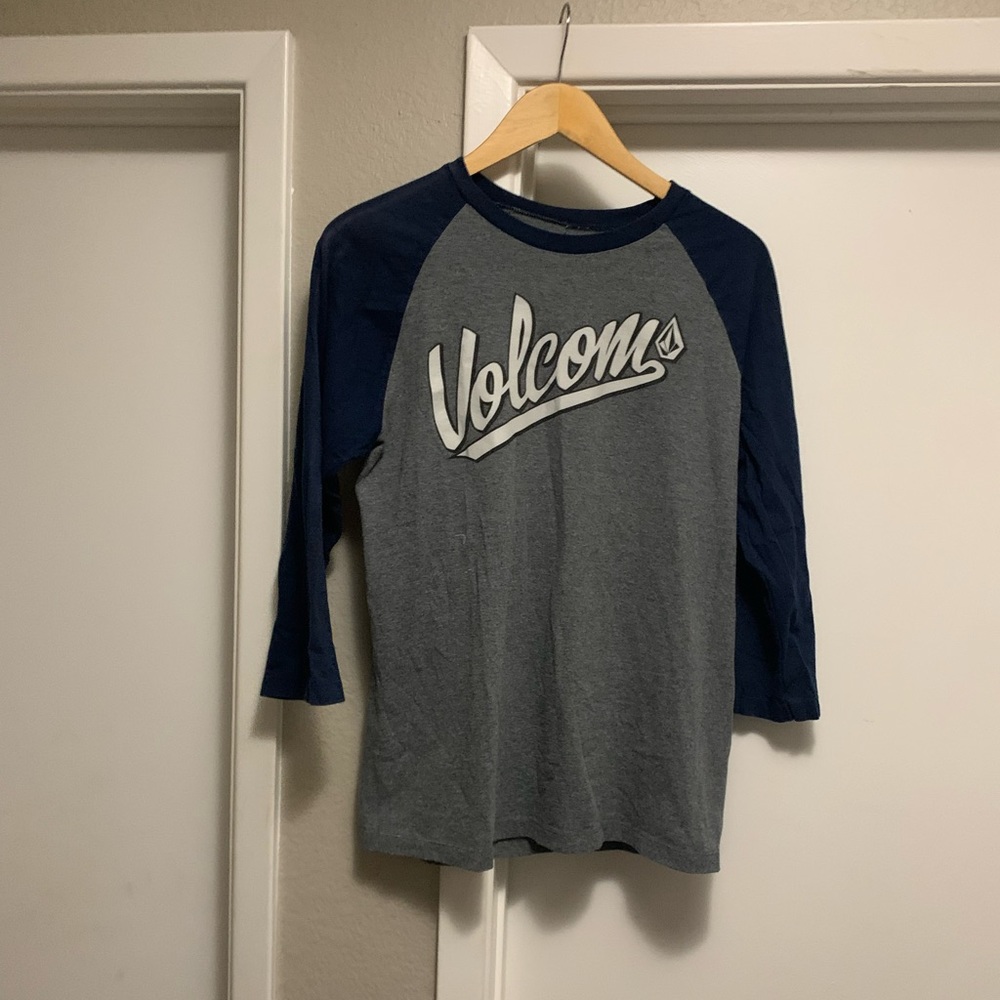 Nice volcom shirt